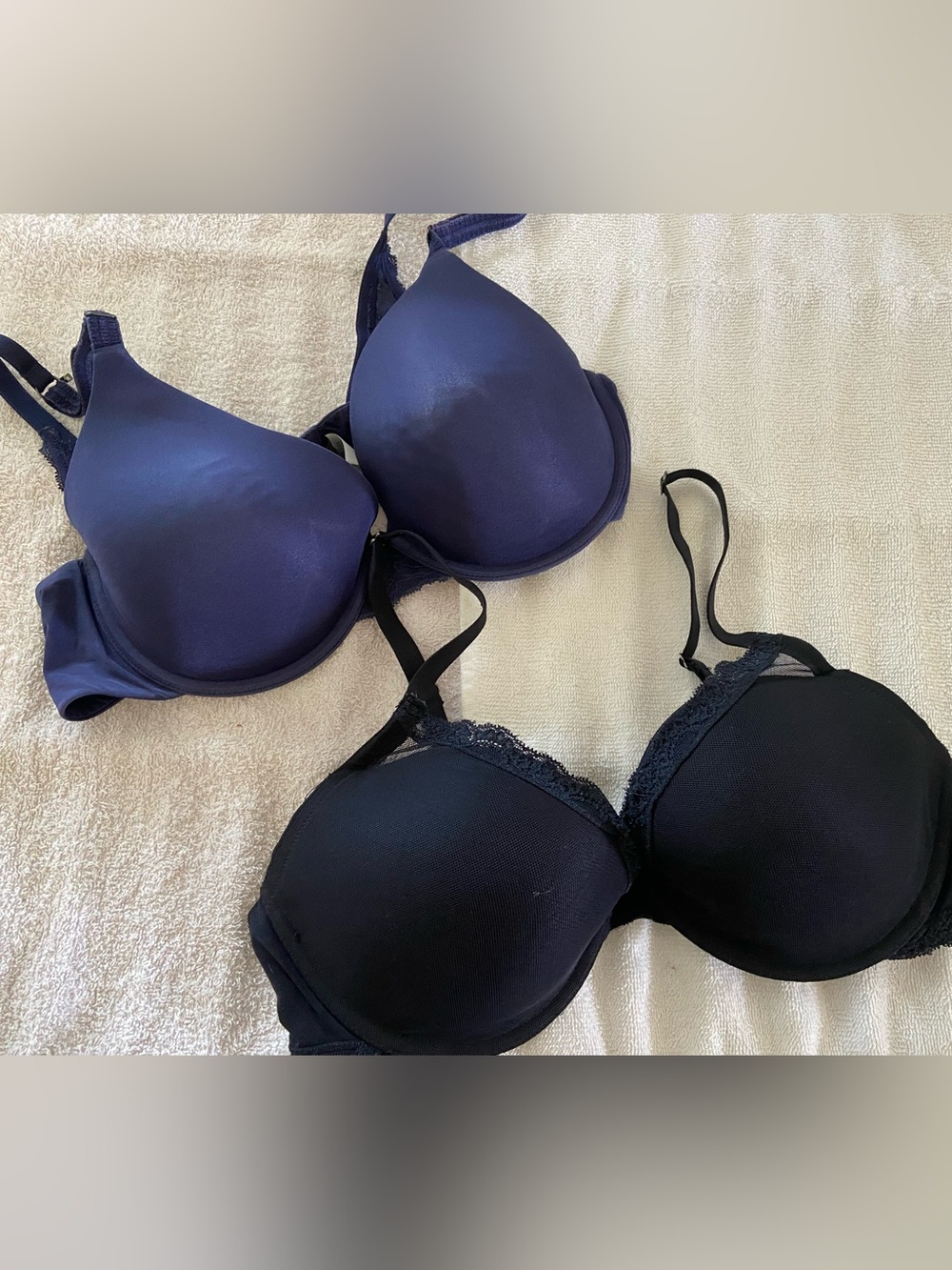 Vera Wang Bras 36C